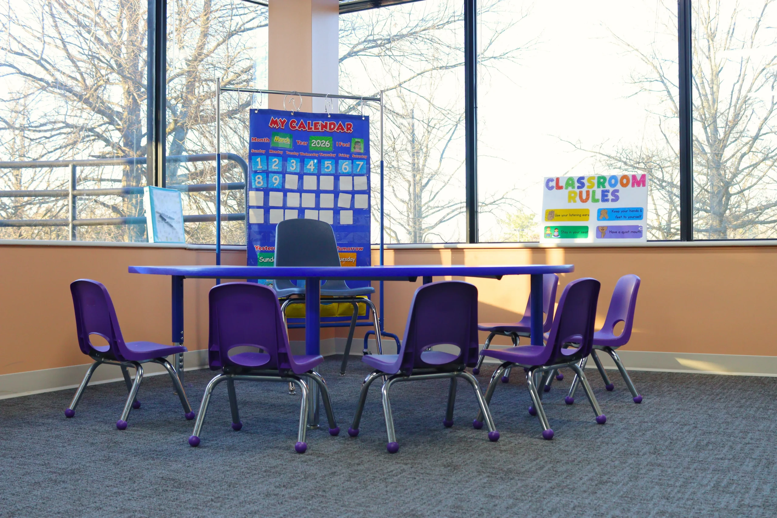 Columbia Classroom with desk